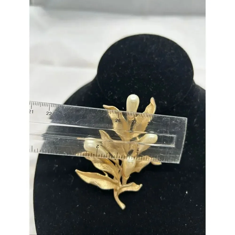Arthur Pepper Mid-Century Faux Pearl Leaf Brooch Elegant 45 “nature luxe”